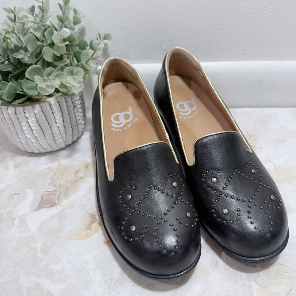 Gravity Defyer‎ Black Leather Wedge Studded Size 8M Casual Comfort Workwear